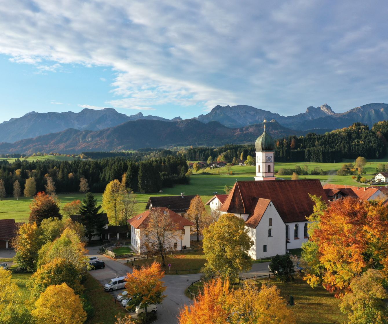 Drohnenaufnahme im Herbst